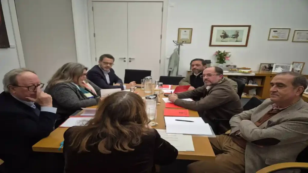 Loures reúne presidentes de Assembleias Municipais da Área Metropolitana de Lisboa e cria fórum permanente de cooperação 3 Loures Assembleia Municipal AML fórum permanente